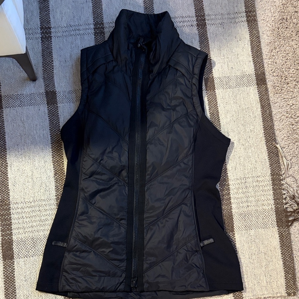 Black M Athleta vest